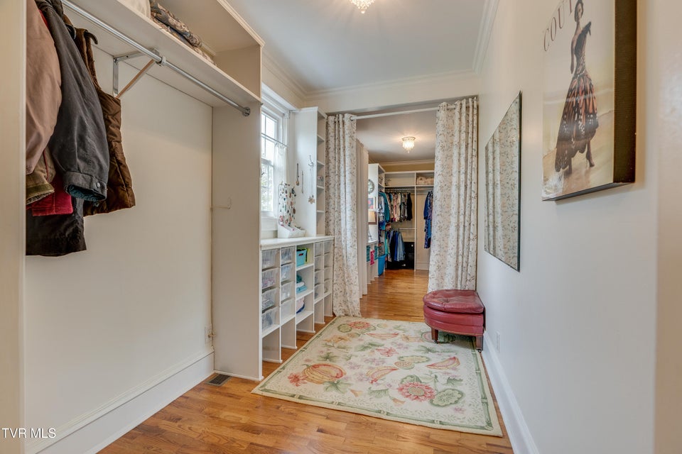 Photo #29: 207 Lynwood Street