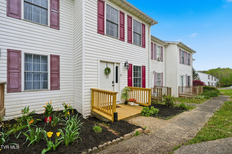 Photo #2: 44 Tulip Grove Circle