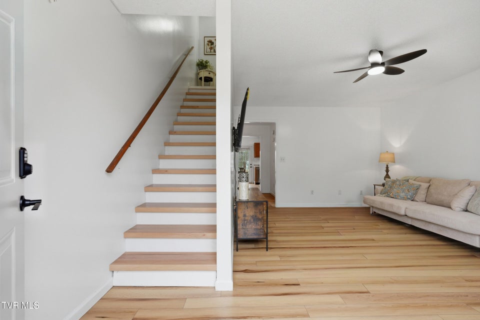 Photo #4: 44 Tulip Grove Circle