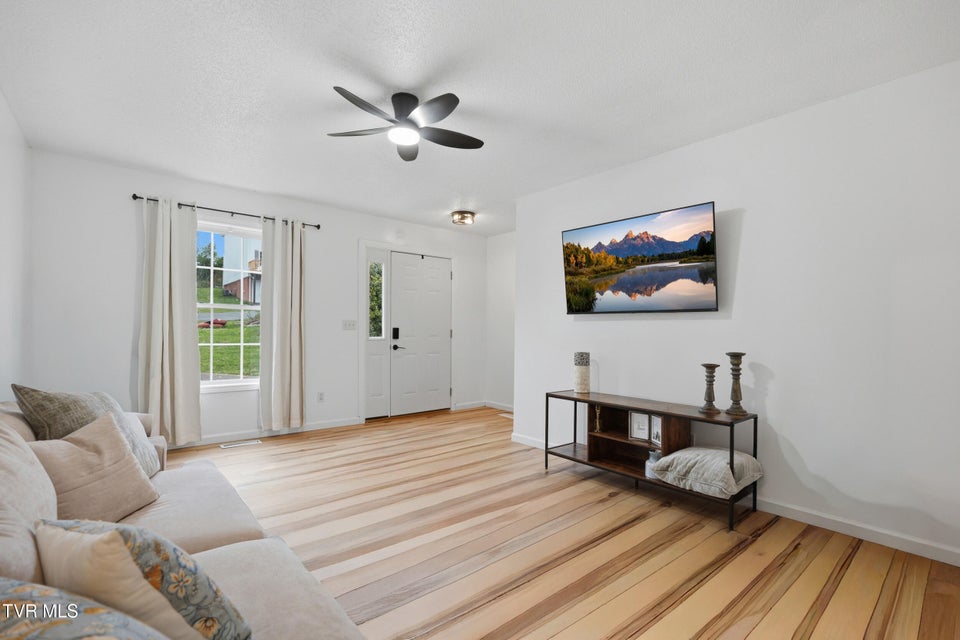 Photo #7: 44 Tulip Grove Circle