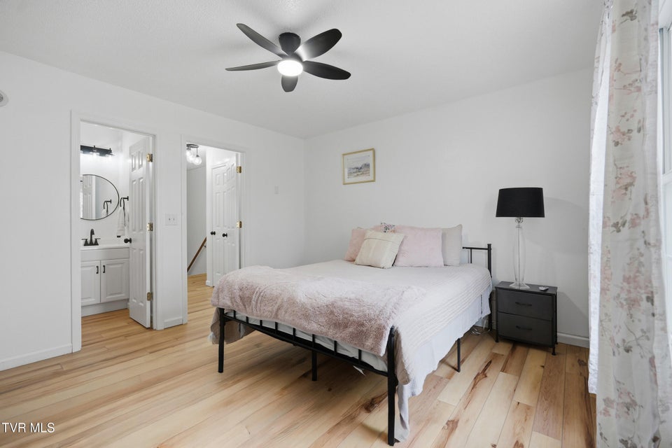 Photo #18: 44 Tulip Grove Circle