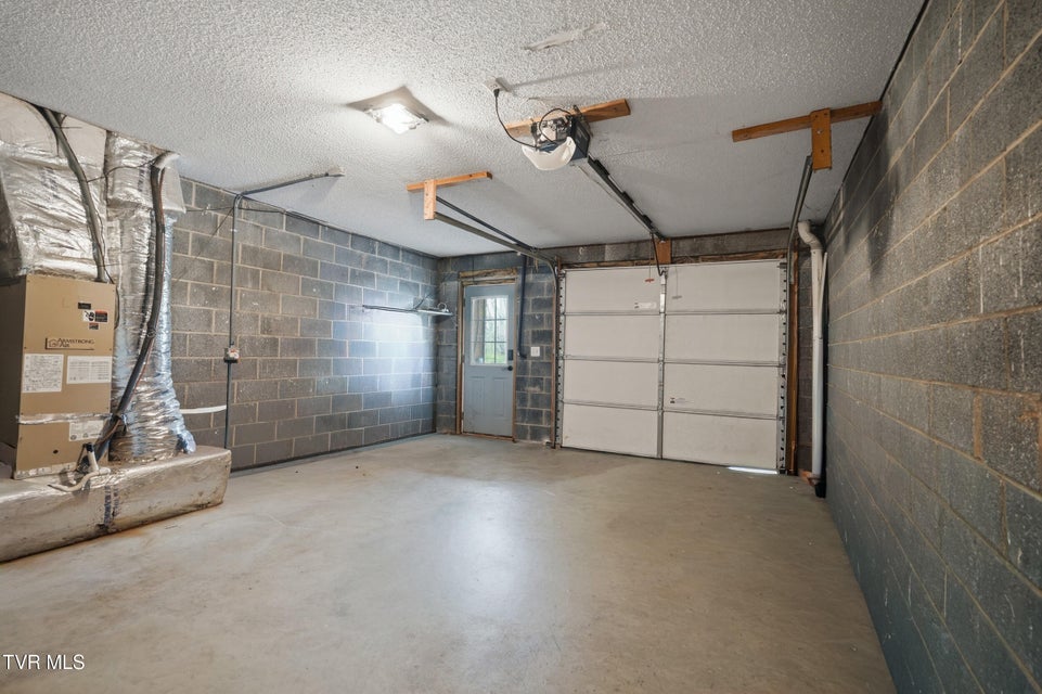 Photo #29: 44 Tulip Grove Circle