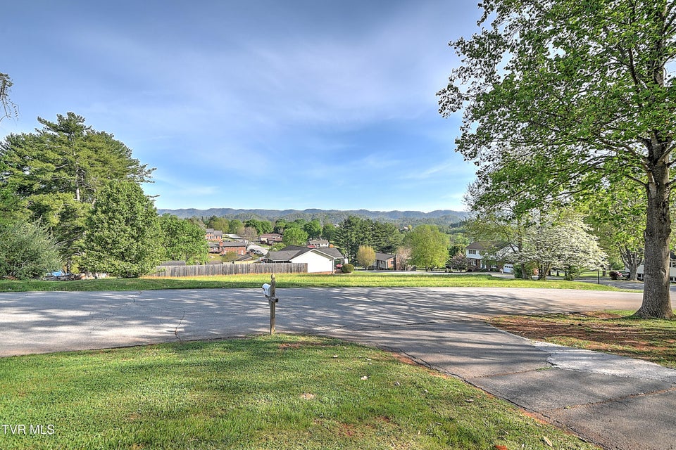 Photo #3: 1420 Ruthbrooke Drive