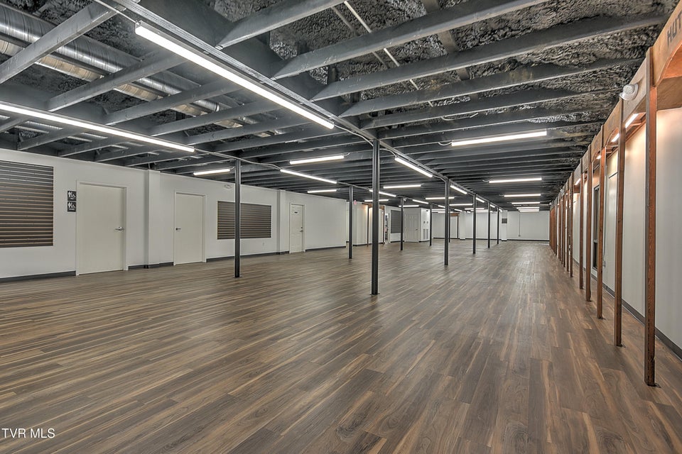 Photo #15: 3100 Roan Street