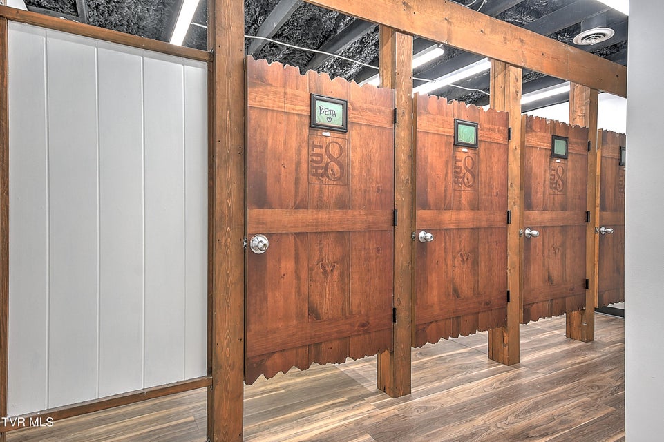 Photo #22: 3100 Roan Street