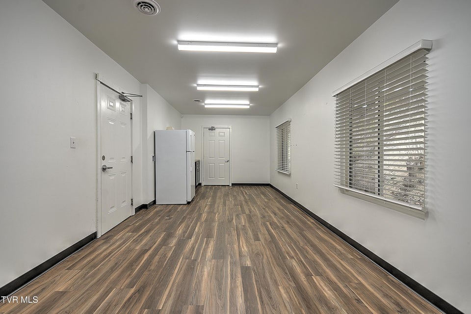 Photo #37: 3100 Roan Street