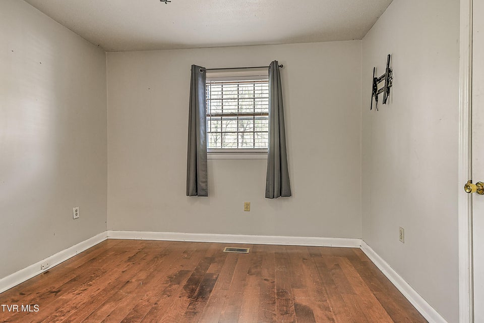 Photo #13: 816 Burwind Court