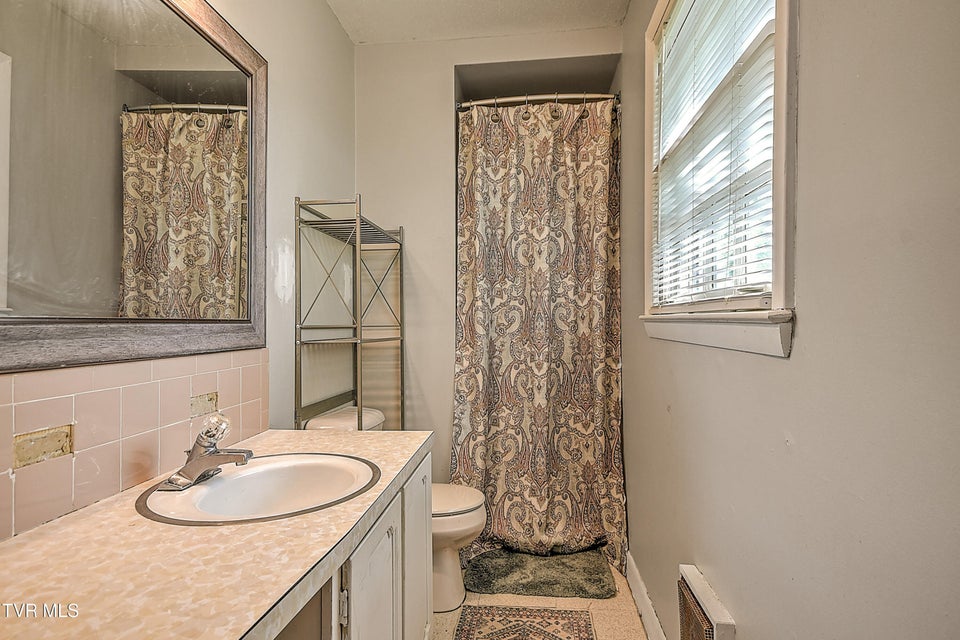 Photo #15: 816 Burwind Court