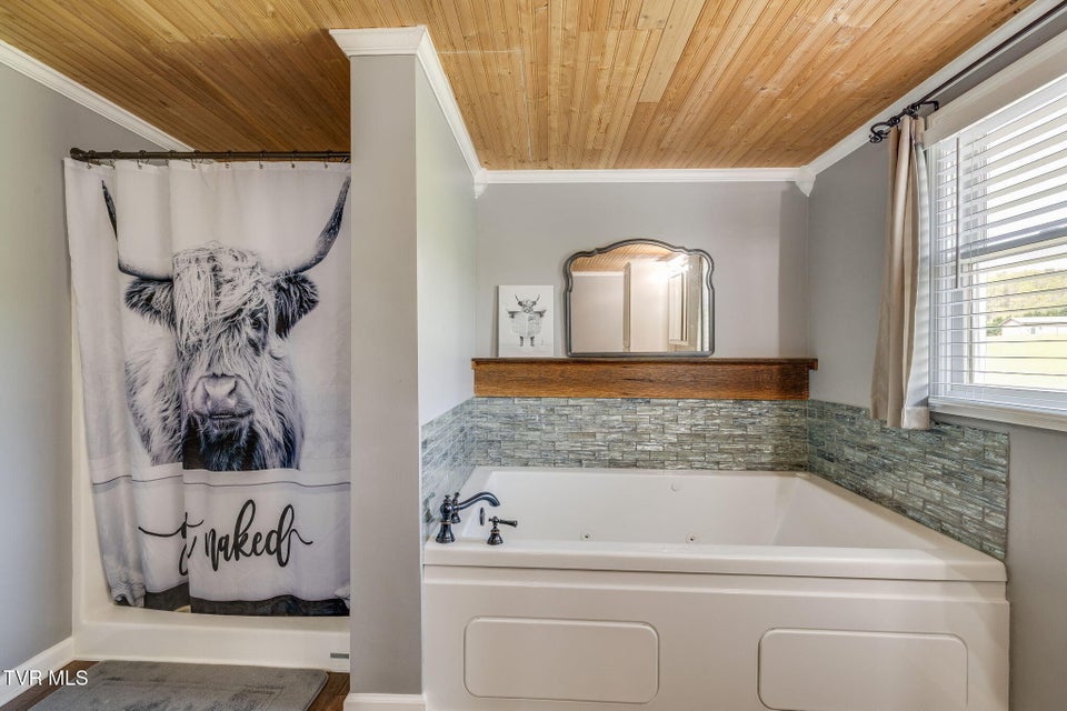 Photo #26: 156 Simpson Road