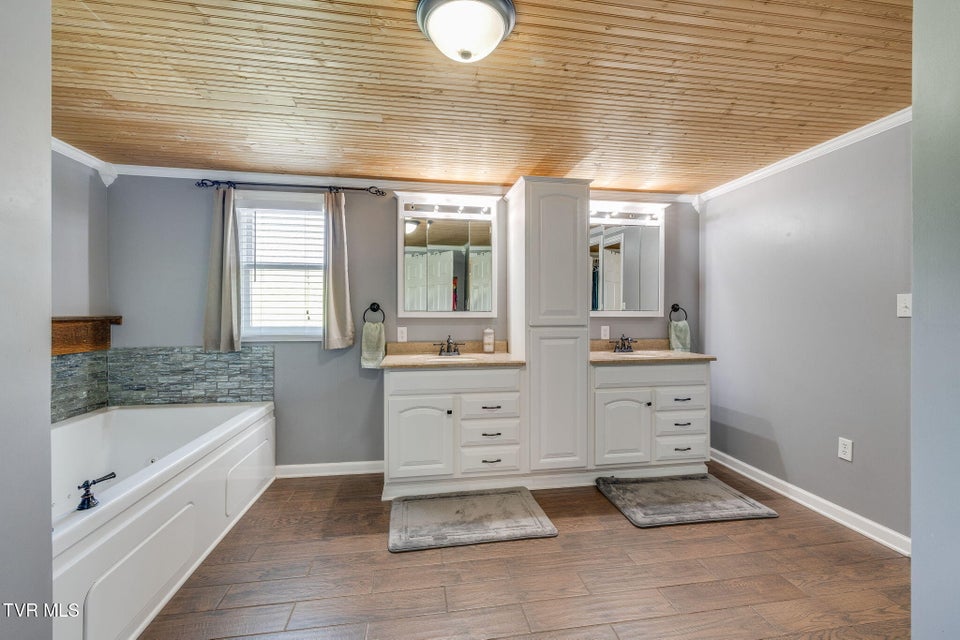 Photo #25: 156 Simpson Road