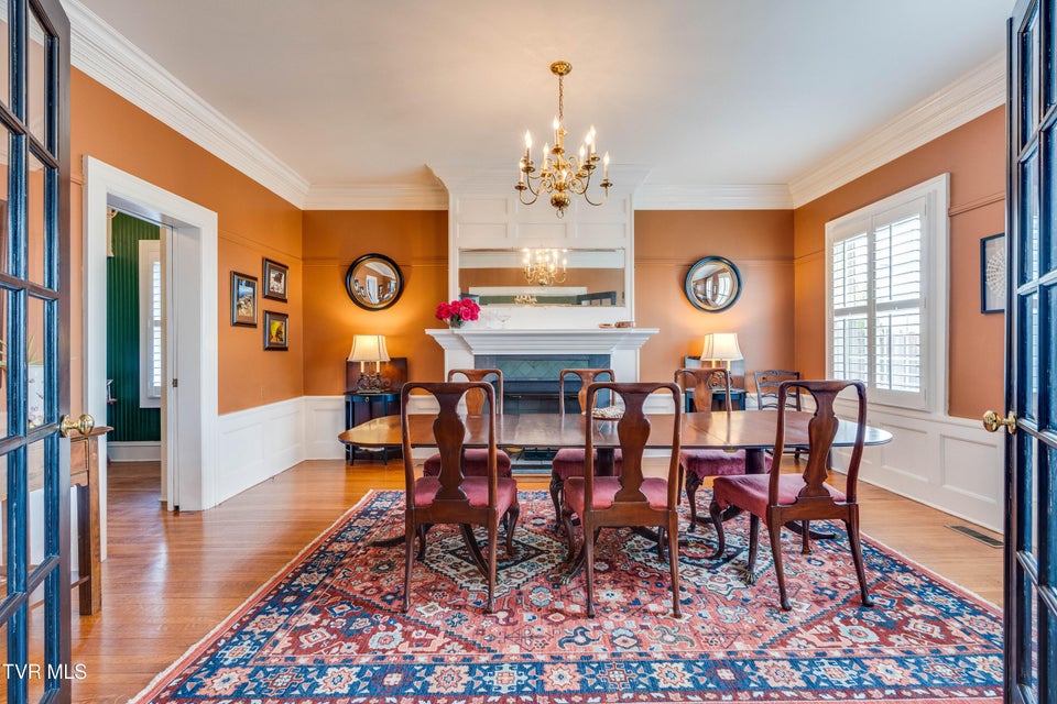 Photo #10: 207 Lynwood Street