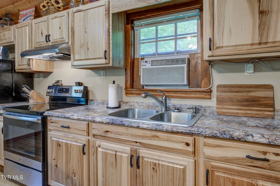 Photo #27: 994 Fairview Road