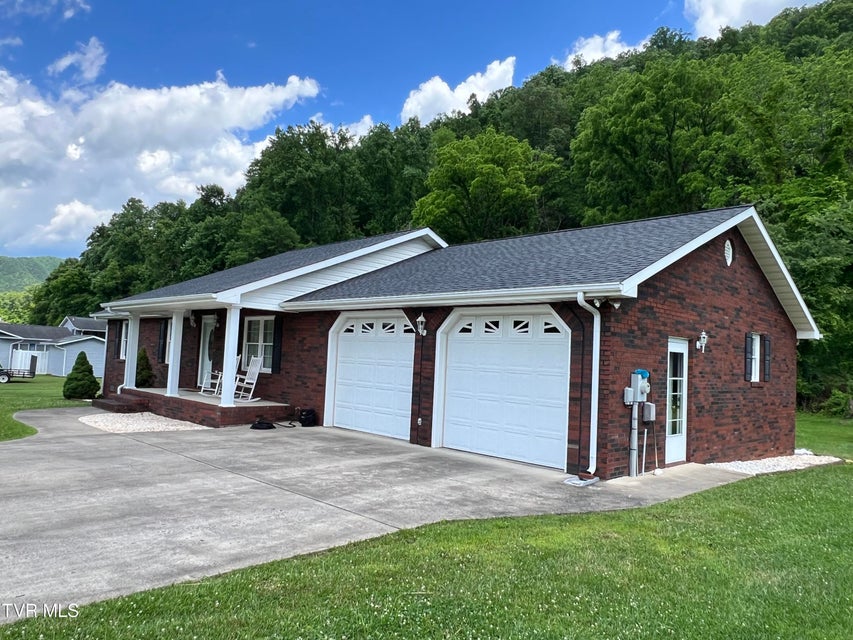 Photo #4: 839 Deerfield Lane