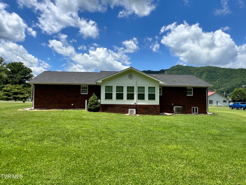 Photo #5: 839 Deerfield Lane