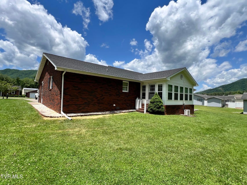 Photo #6: 839 Deerfield Lane