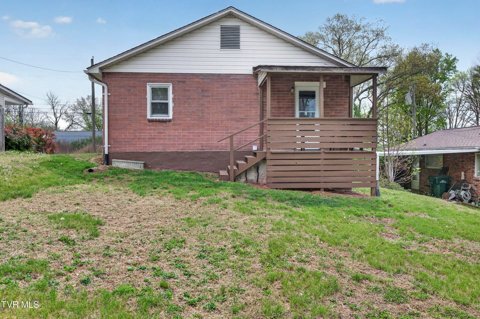 Photo #5: 329 Magnolia Drive