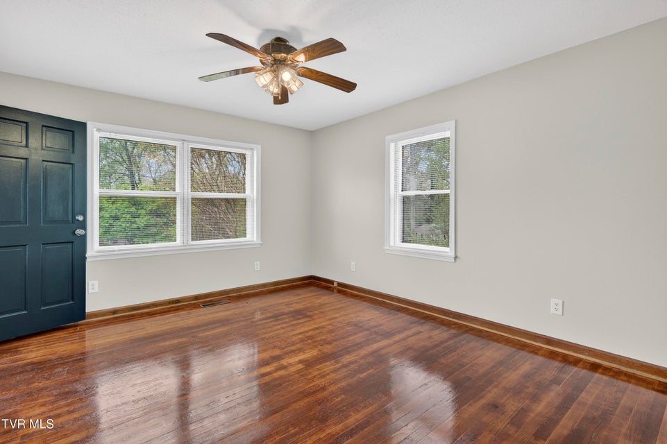 Photo #7: 329 Magnolia Drive