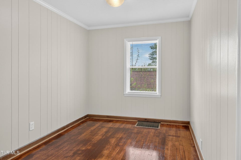 Photo #9: 329 Magnolia Drive