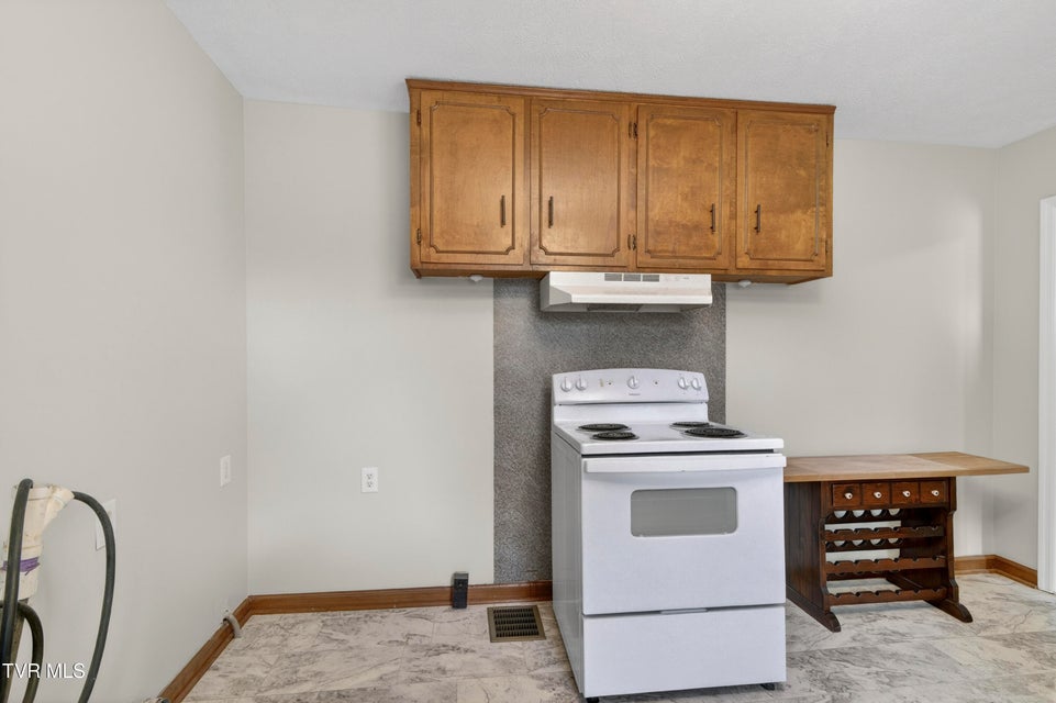 Photo #11: 329 Magnolia Drive