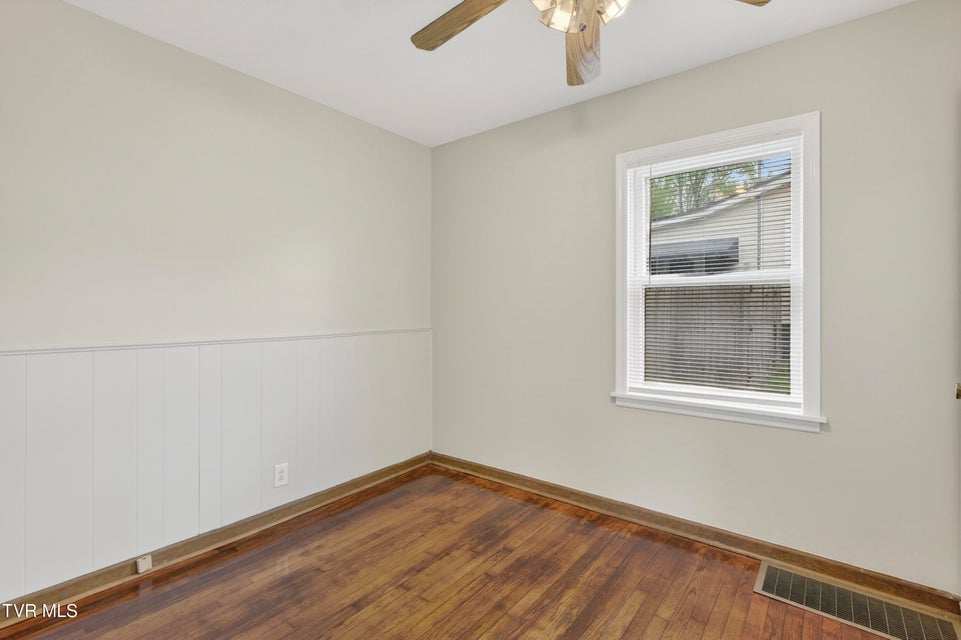 Photo #16: 329 Magnolia Drive