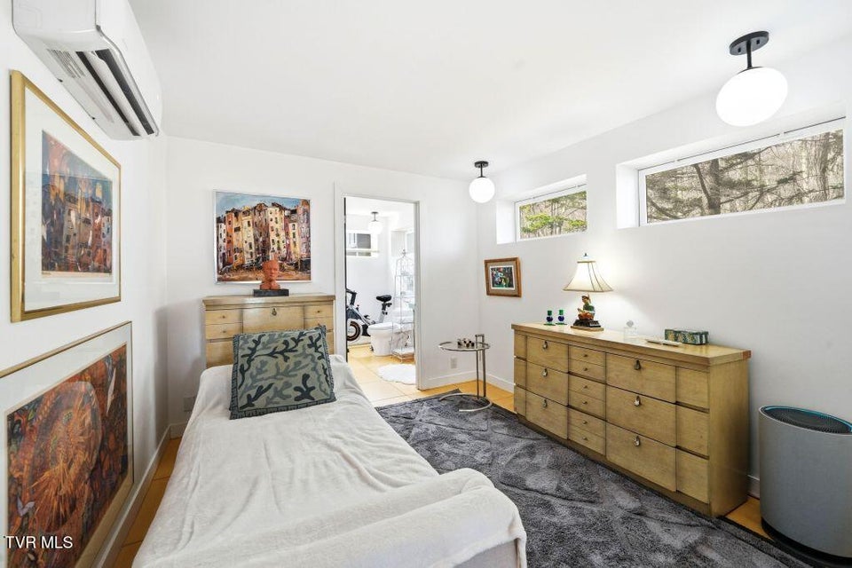 Photo #32: 195 Log Cabin Lane