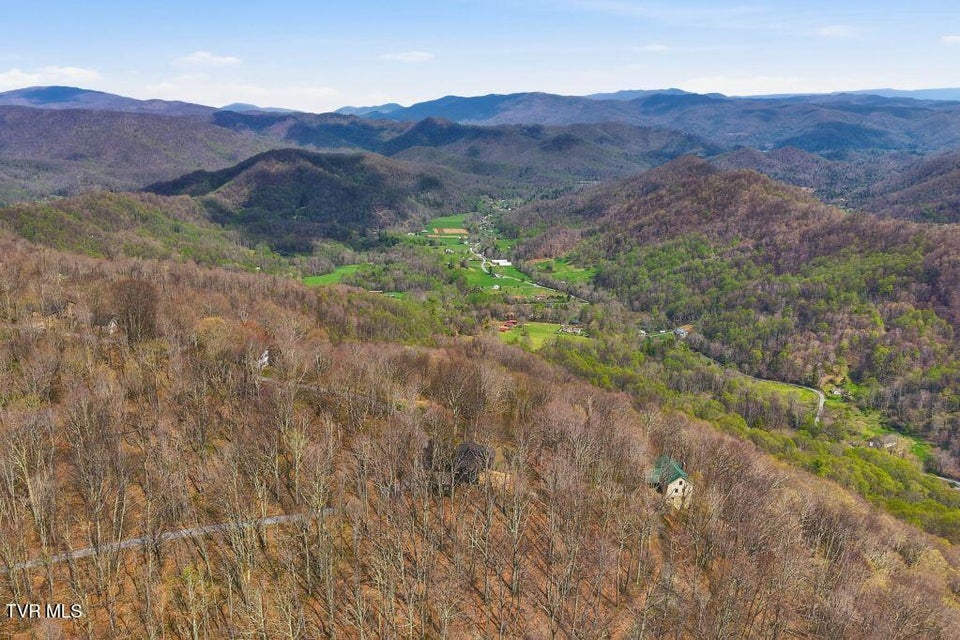 Photo #36: 195 Log Cabin Lane