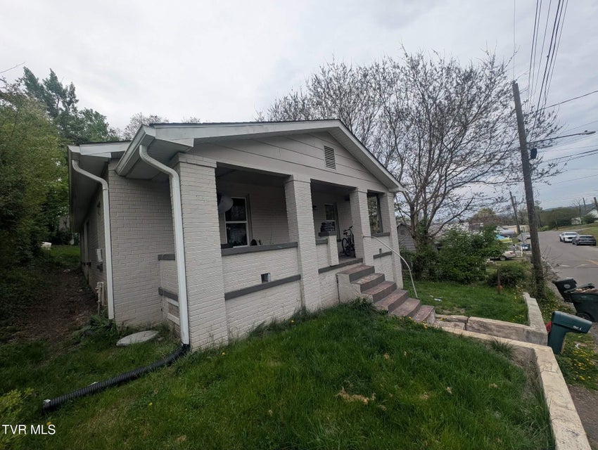 Photo #16: 627 Dixie Street