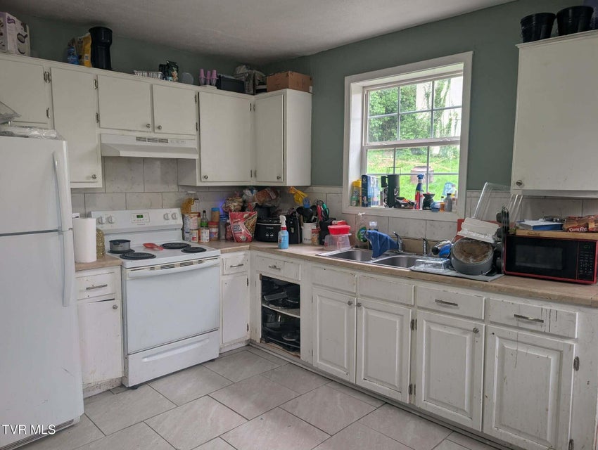 Photo #26: 627 Dixie Street