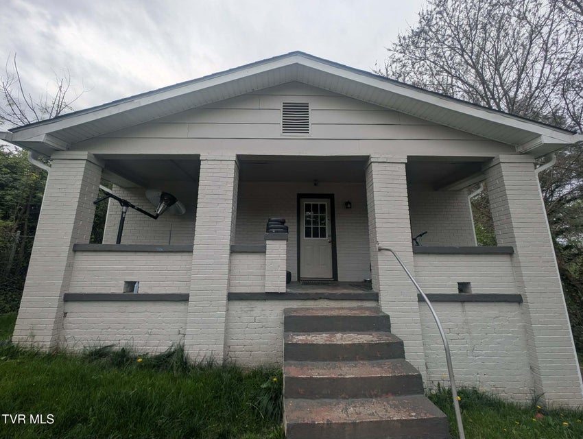 Photo #3: 627 Dixie Street