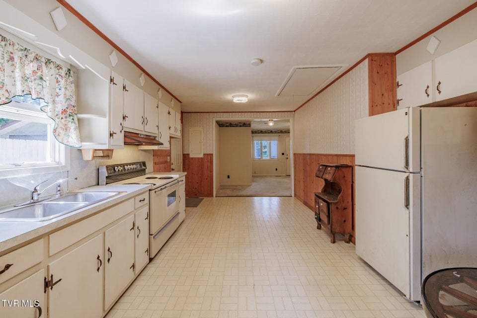 Photo #5: 1424 Sycamore Street