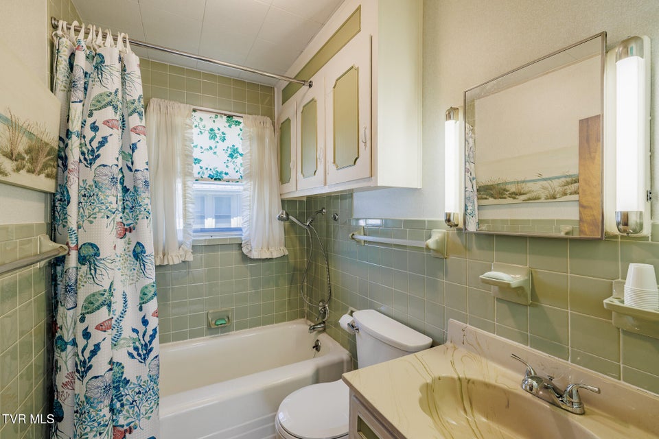 Photo #15: 1424 Sycamore Street