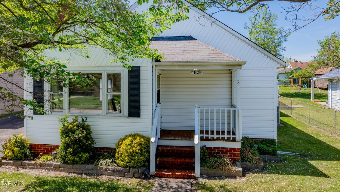 Photo #26: 1424 Sycamore Street