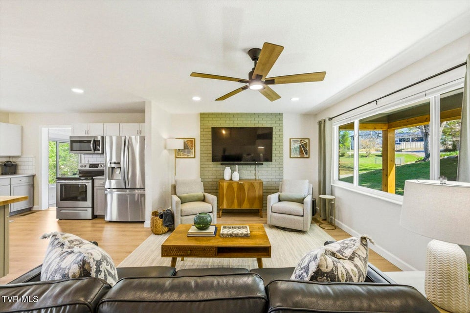 Photo #7: 1845 Bouldercrest Drive