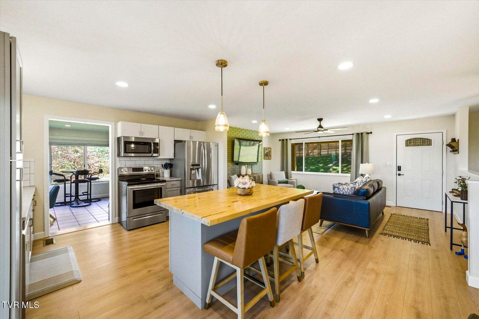 Photo #11: 1845 Bouldercrest Drive