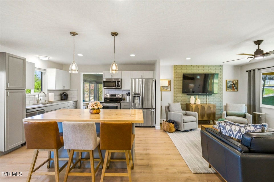 Photo #12: 1845 Bouldercrest Drive