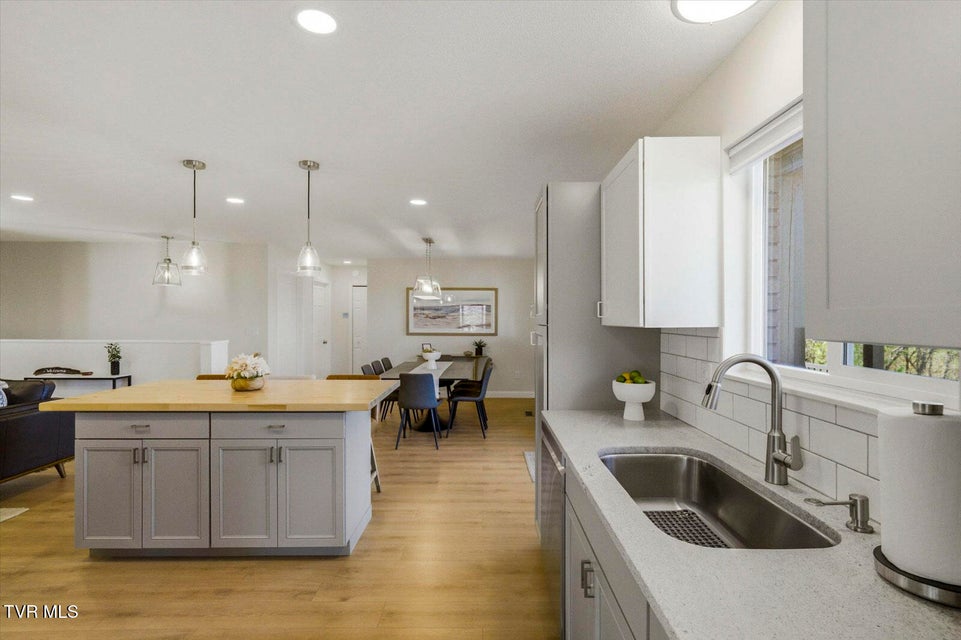 Photo #14: 1845 Bouldercrest Drive