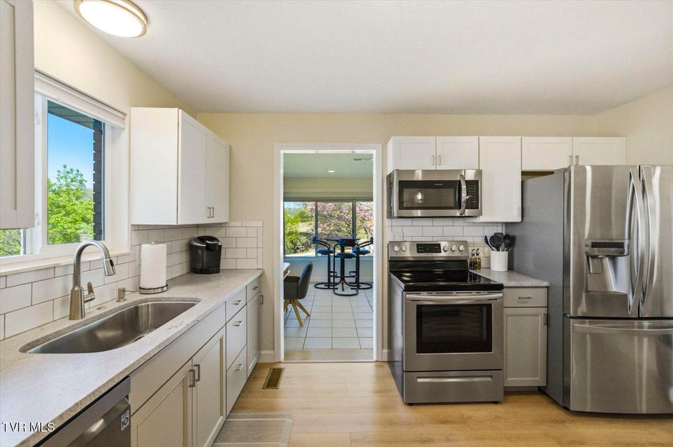 Photo #15: 1845 Bouldercrest Drive