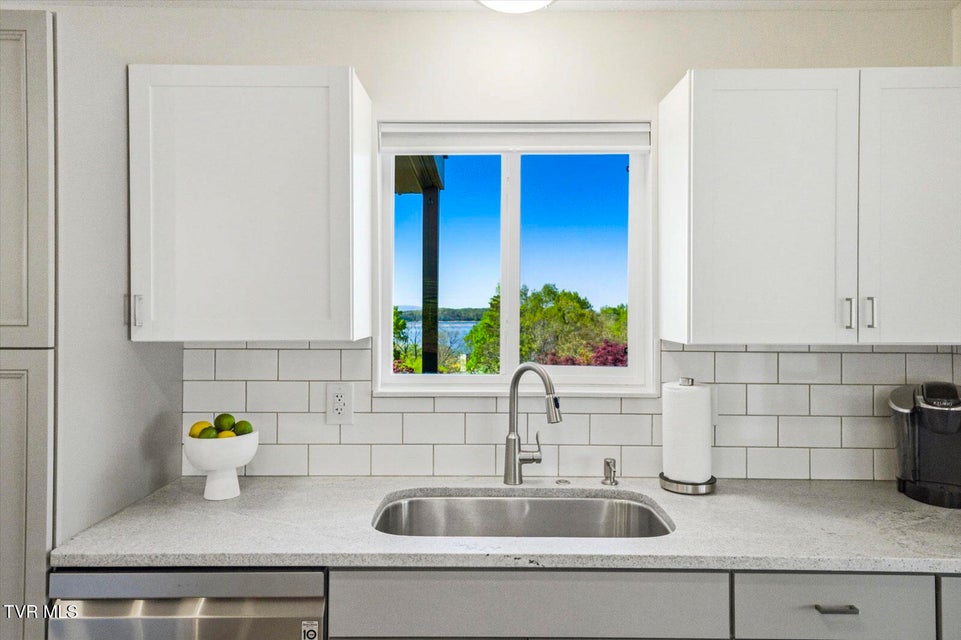 Photo #16: 1845 Bouldercrest Drive