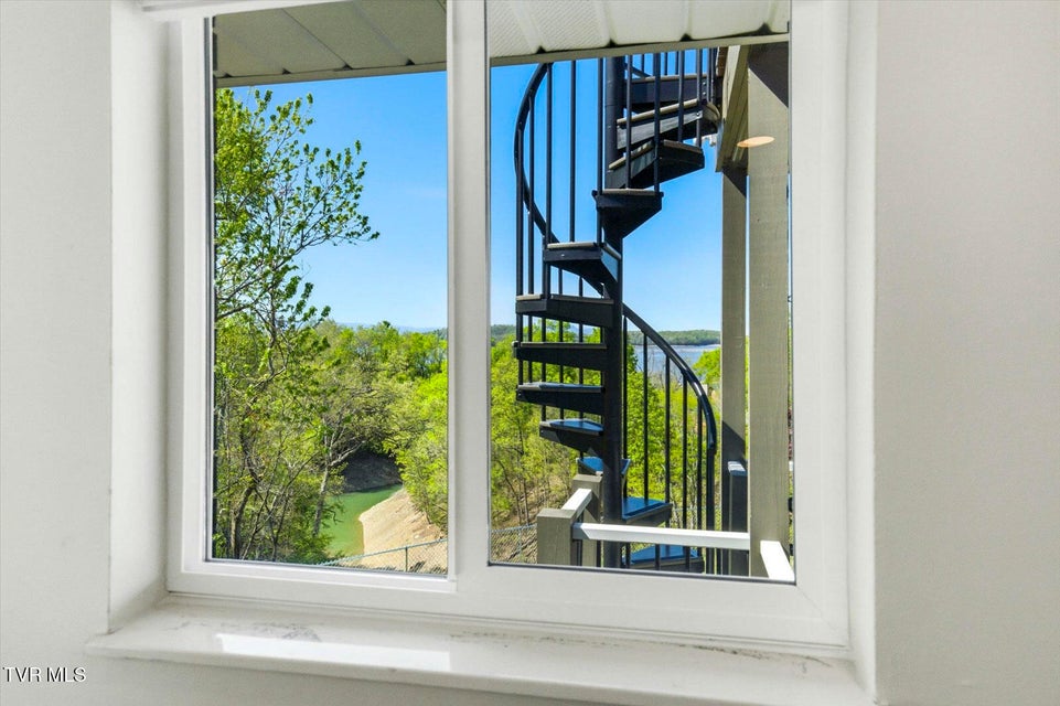 Photo #24: 1845 Bouldercrest Drive