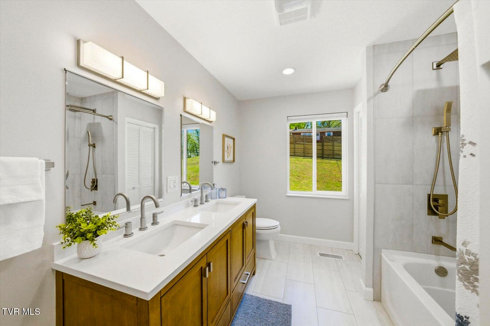 Photo #25: 1845 Bouldercrest Drive