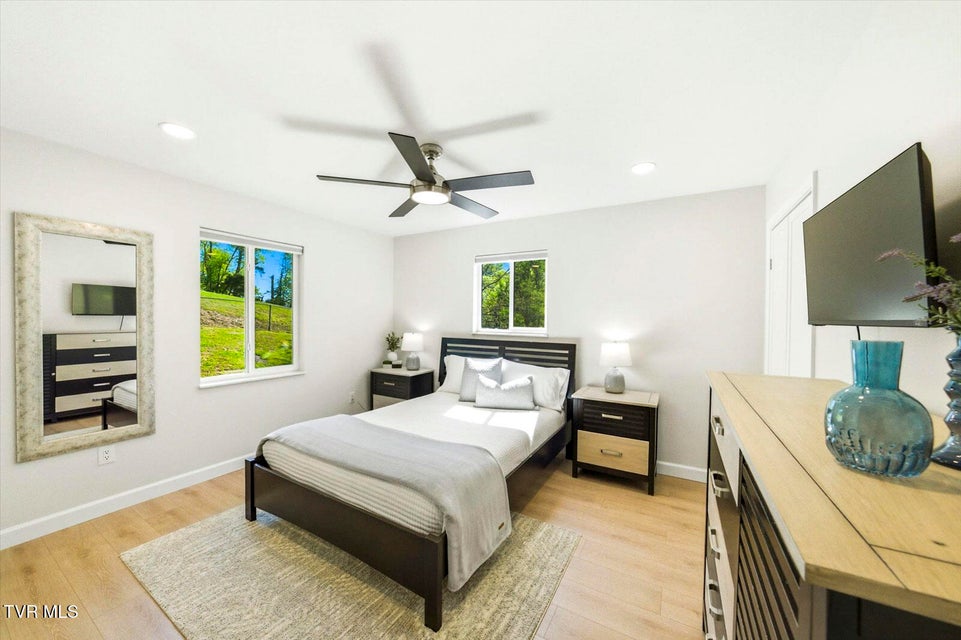 Photo #26: 1845 Bouldercrest Drive