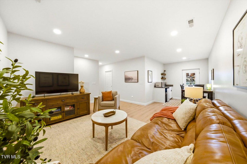 Photo #29: 1845 Bouldercrest Drive