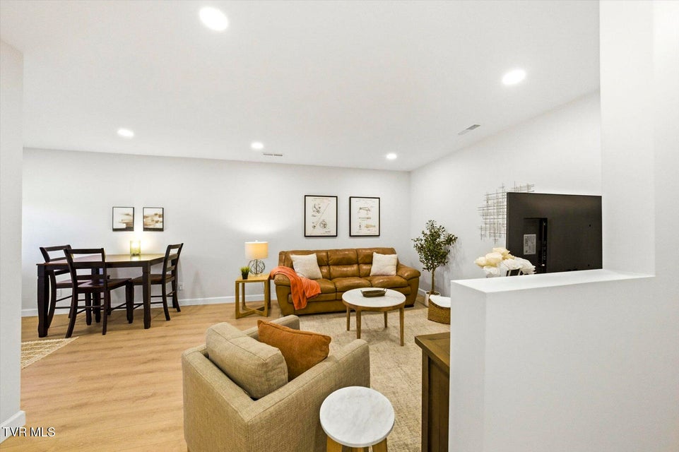 Photo #31: 1845 Bouldercrest Drive