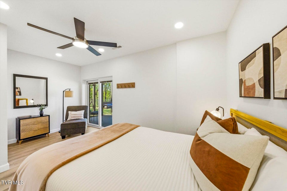 Photo #33: 1845 Bouldercrest Drive