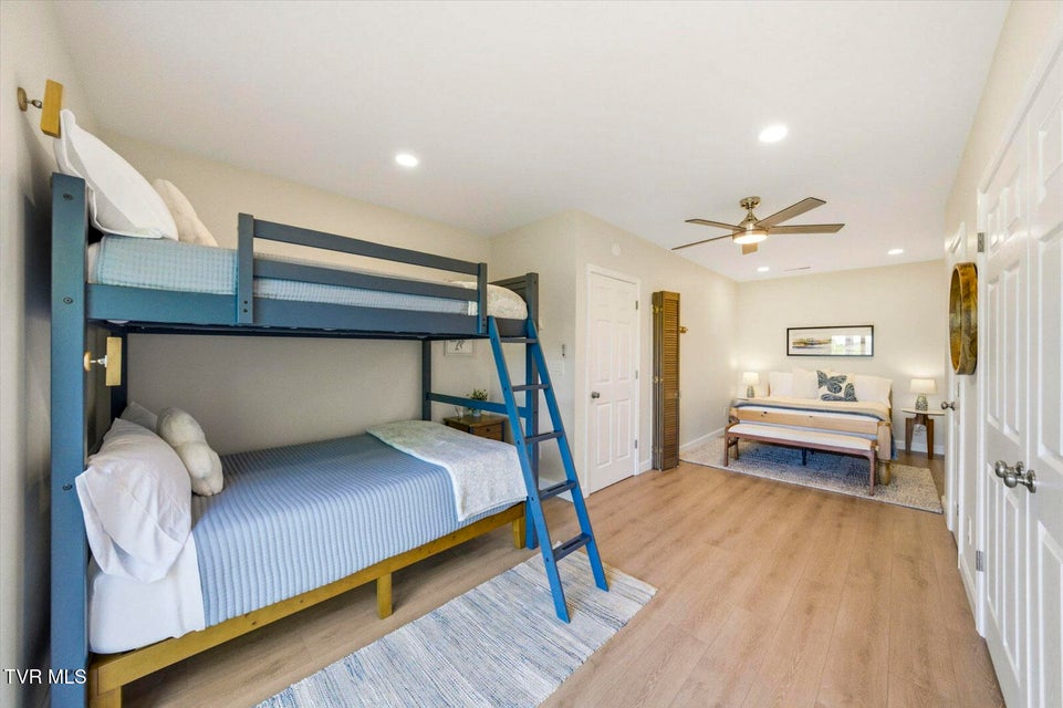 Photo #38: 1845 Bouldercrest Drive