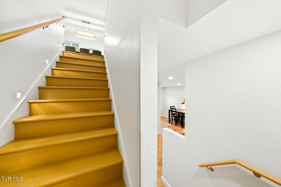 Photo #40: 1845 Bouldercrest Drive