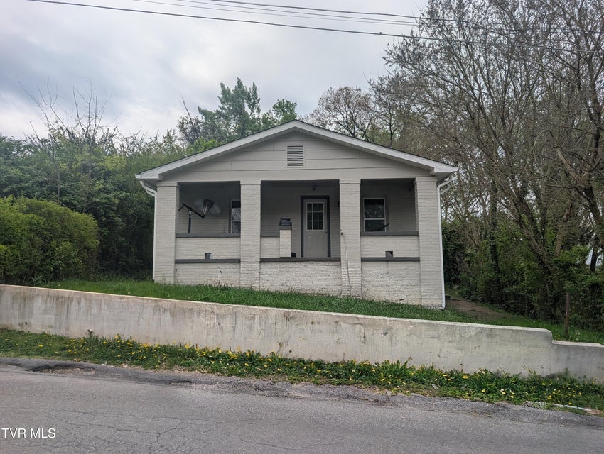 Photo #2: 627 Dixie Street