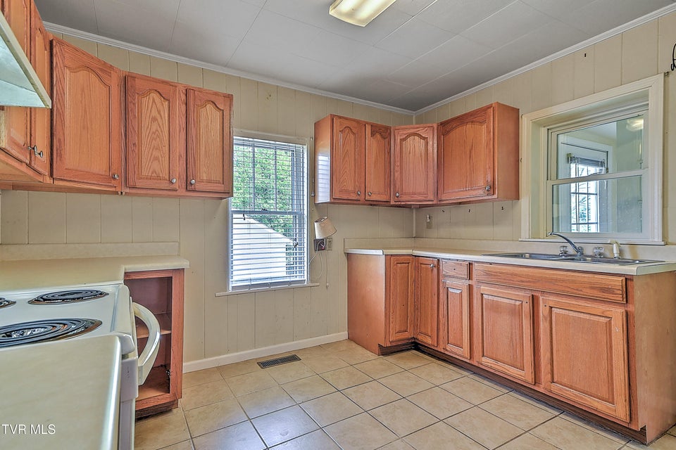 Photo #10: 1424 Bristol Caverns Highway