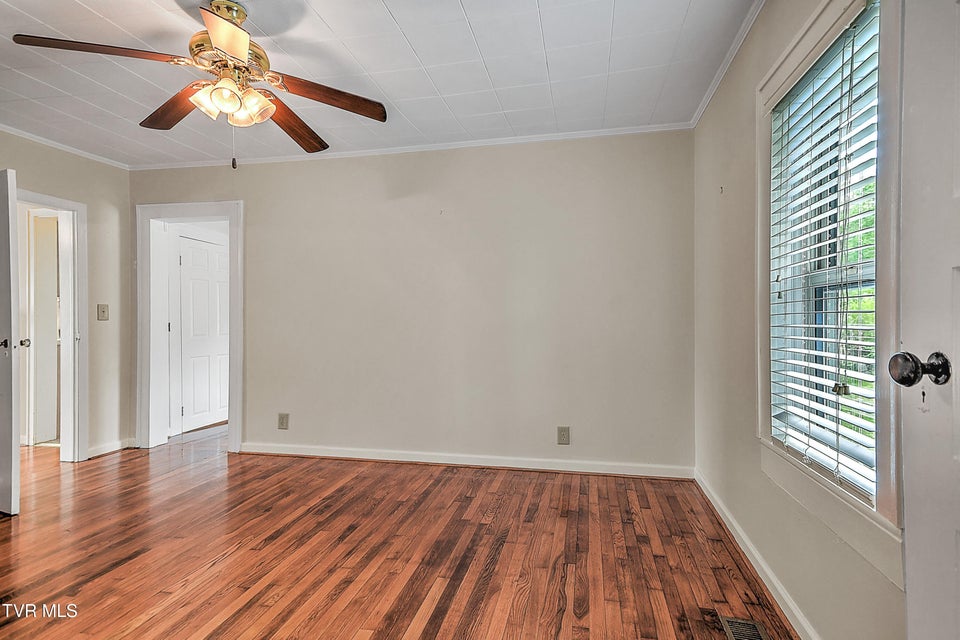 Photo #16: 1424 Bristol Caverns Highway