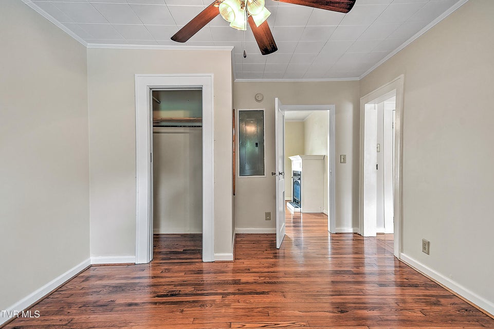 Photo #17: 1424 Bristol Caverns Highway